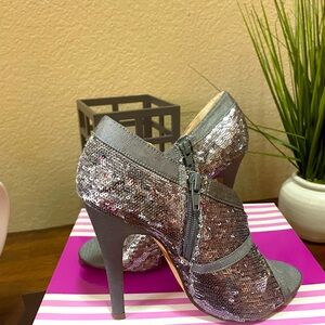 Fun sparkly heel
